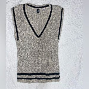 Sweater vest